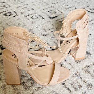 Lulus size 7 heels